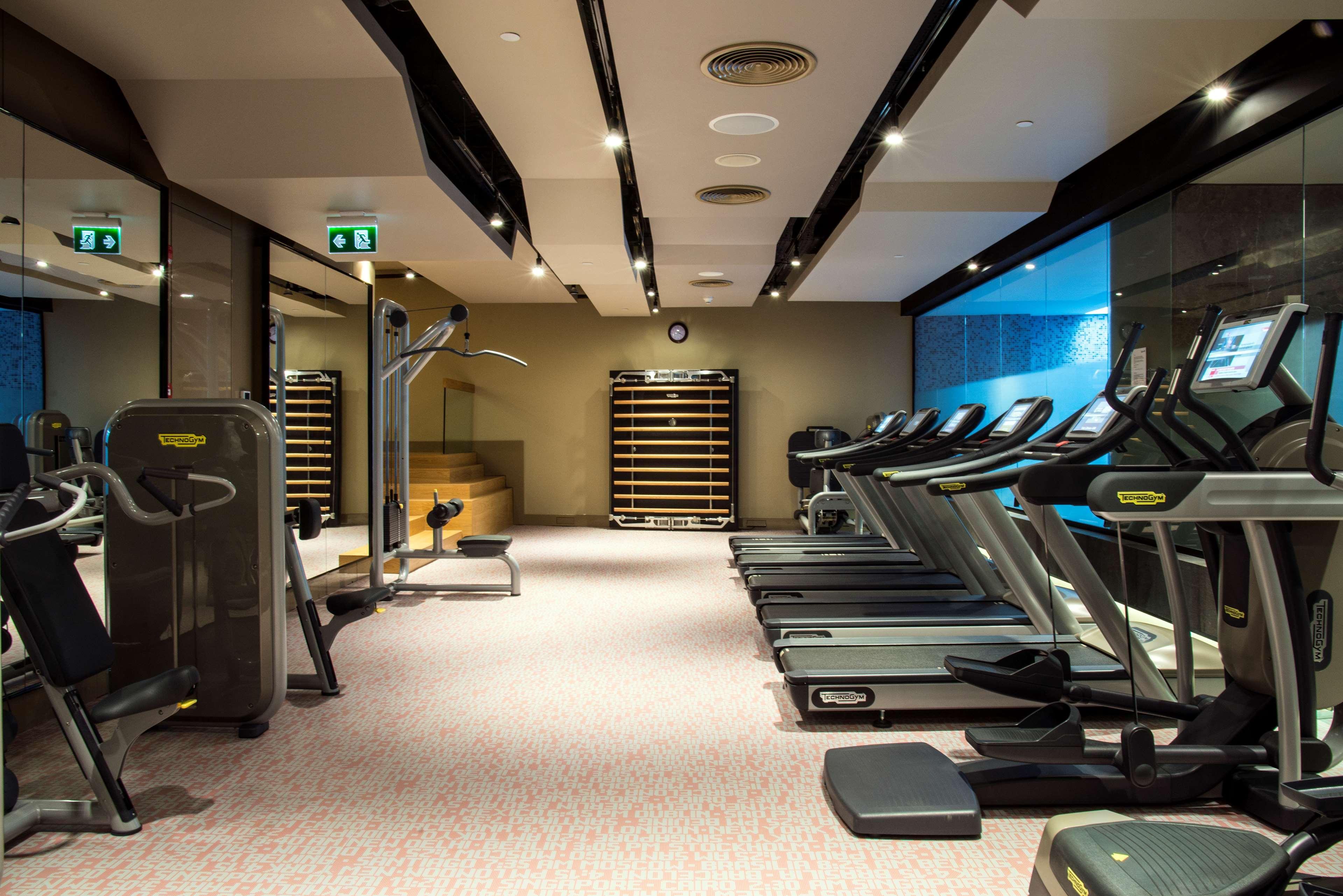 Radisson Blu Hotel Istanbul Asia Kültér fotó The gym at the InterContinental London The O2