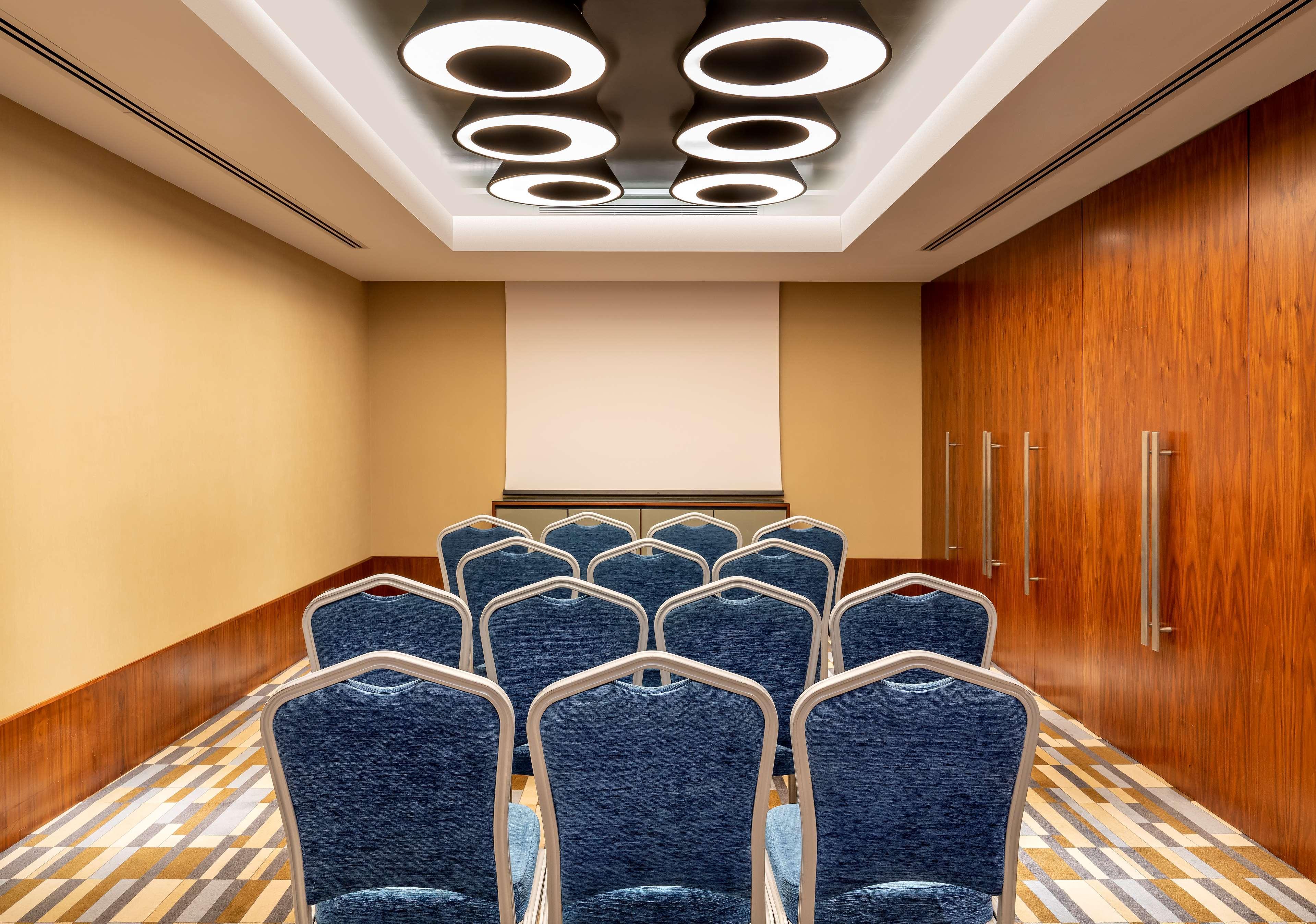 Radisson Blu Hotel Istanbul Asia Kültér fotó Meeting room