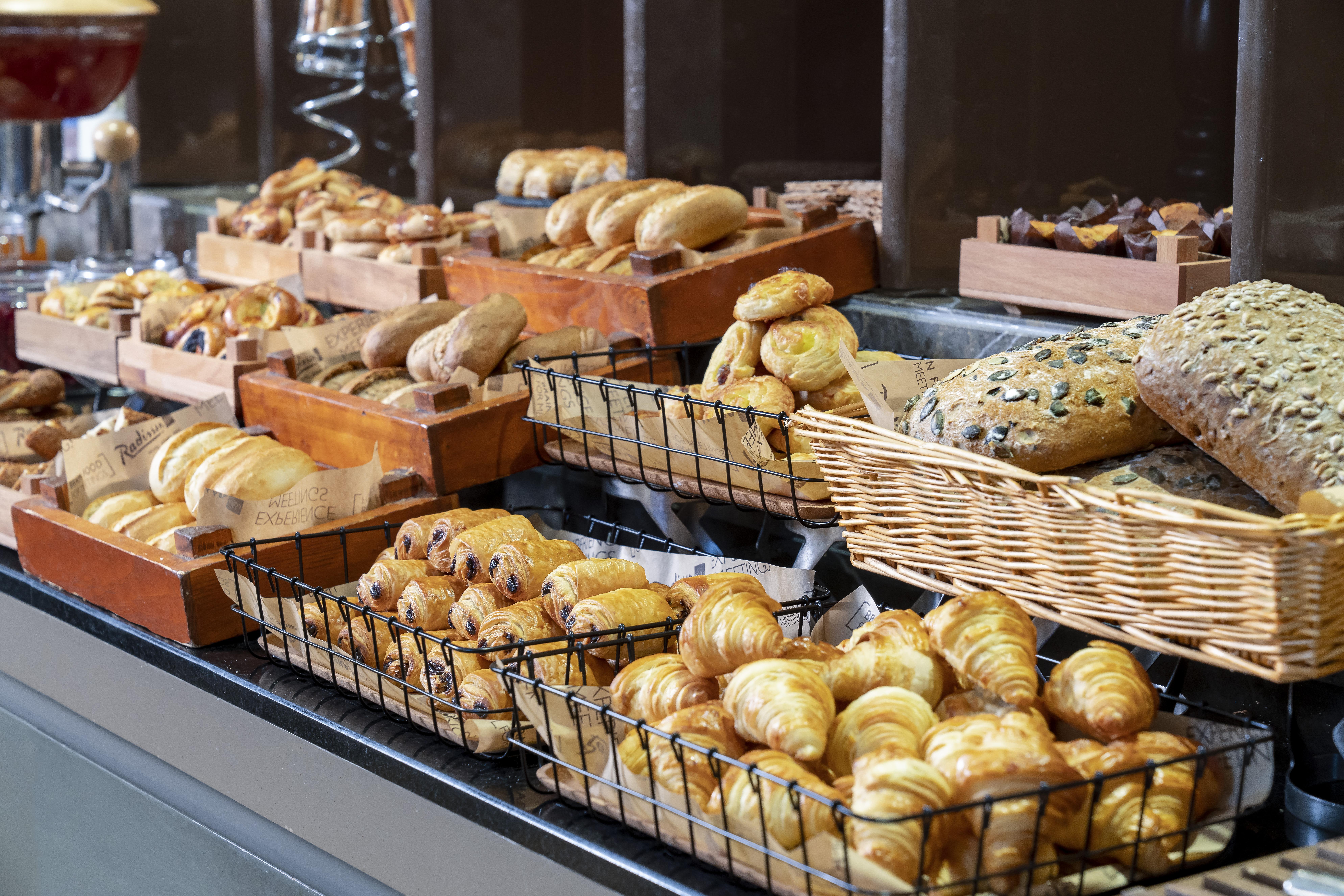 Radisson Blu Hotel Istanbul Asia Kültér fotó Buns and pastries